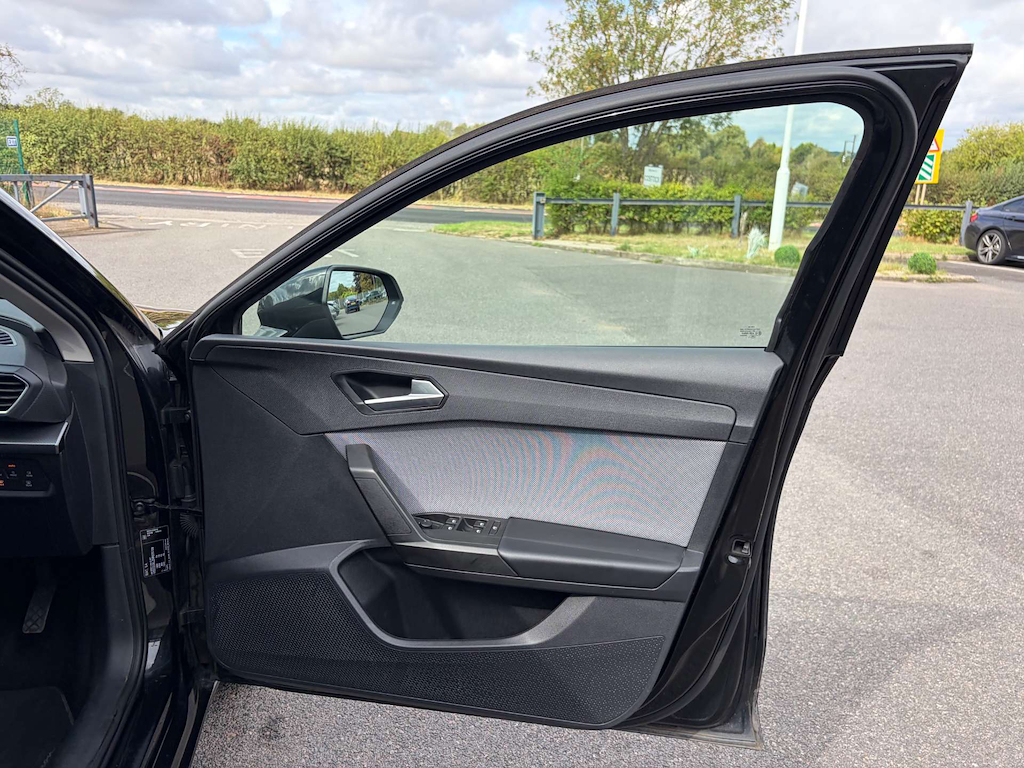 2022 SEAT Leon — image 30