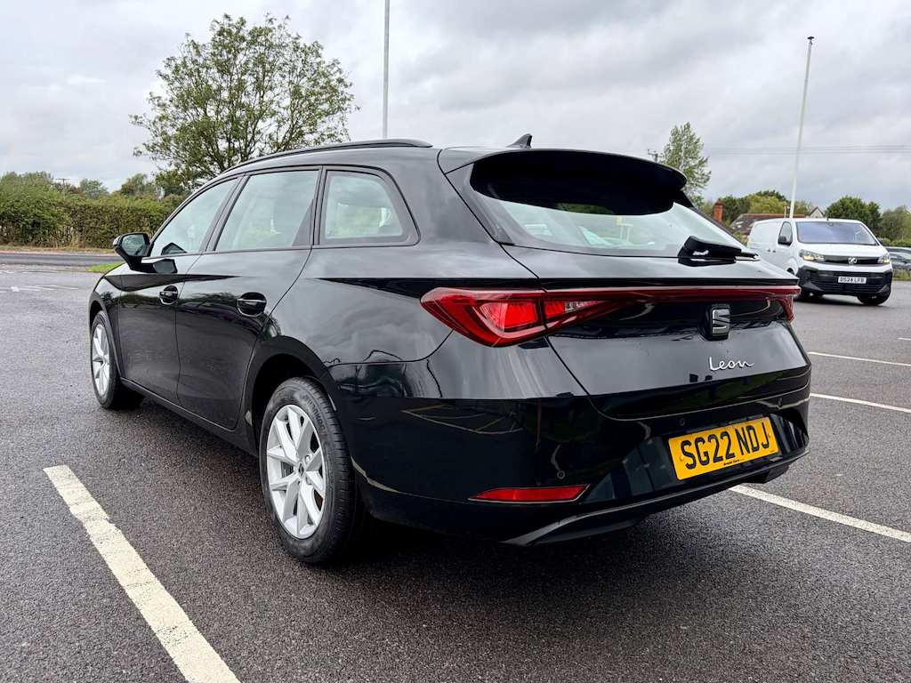 2022 SEAT Leon — image 7