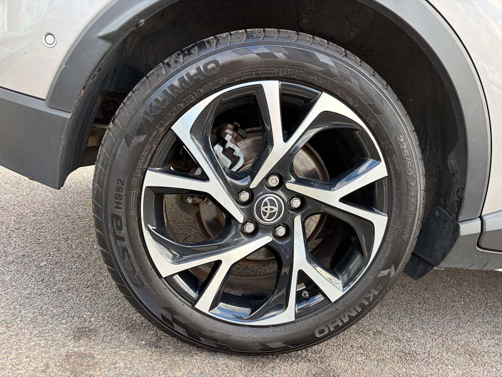 2018 Toyota C-HR — image 12