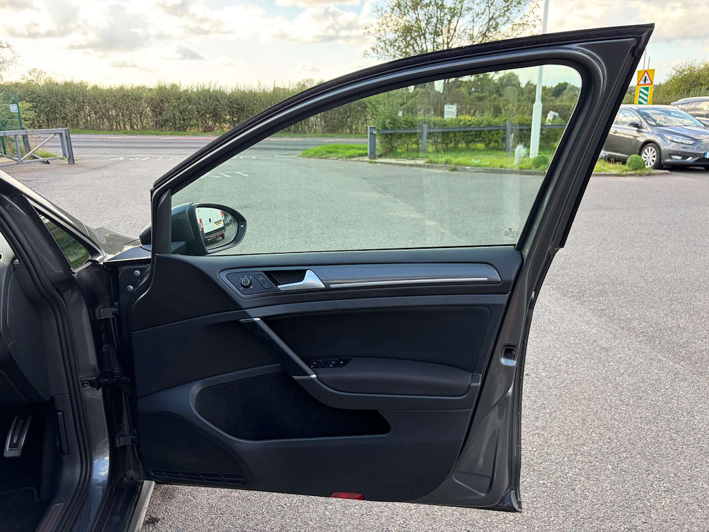 2019 Volkswagen Golf — image 31