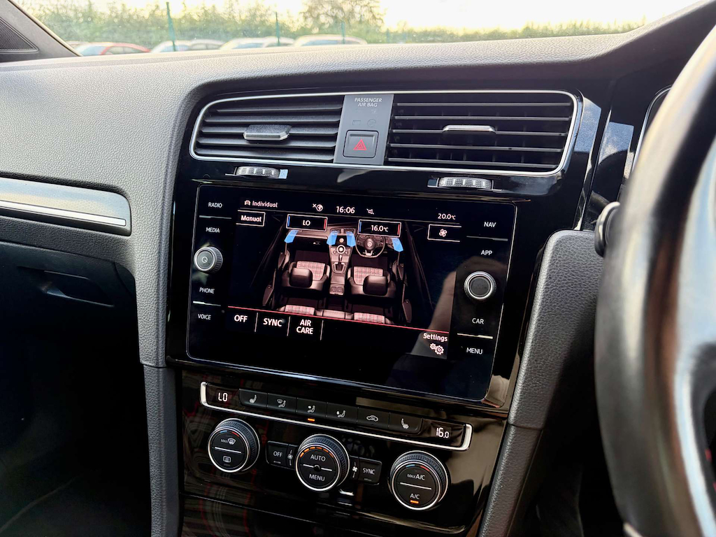 2019 Volkswagen Golf — image 42