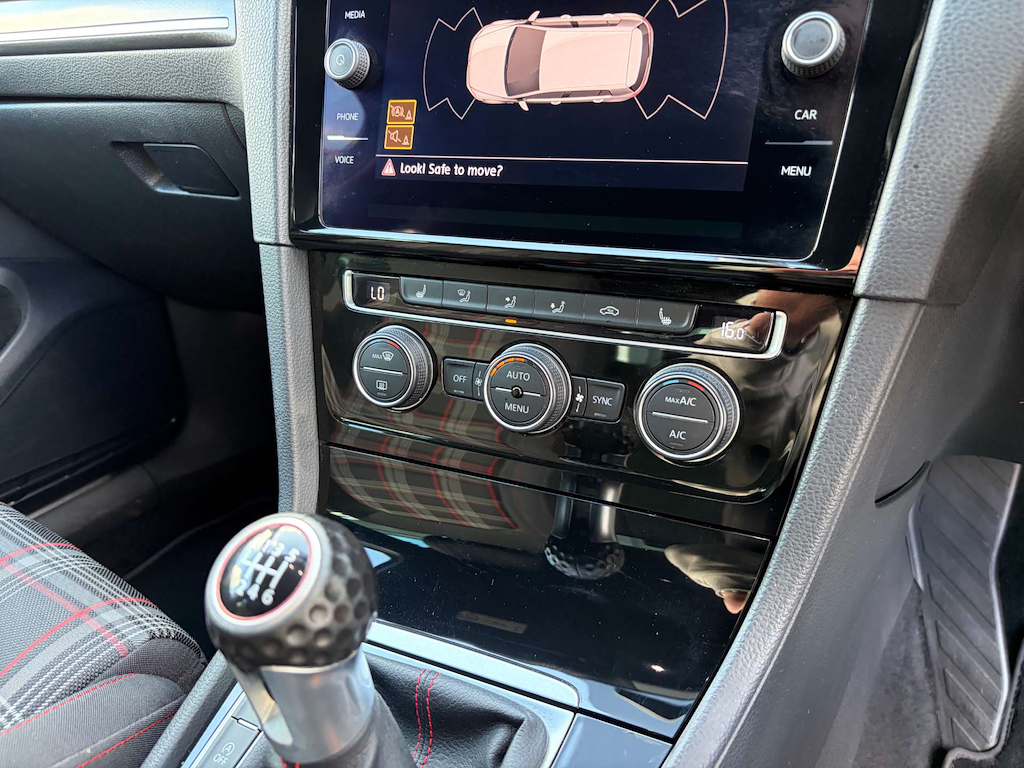 2019 Volkswagen Golf — image 38