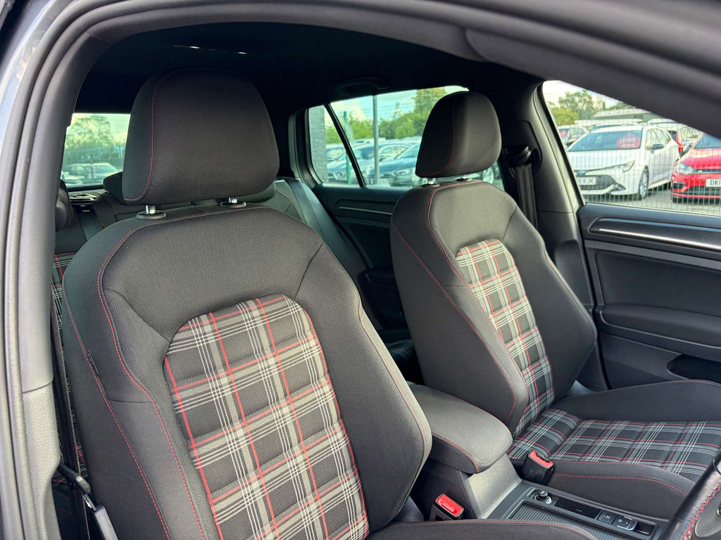 2019 Volkswagen Golf — image 33