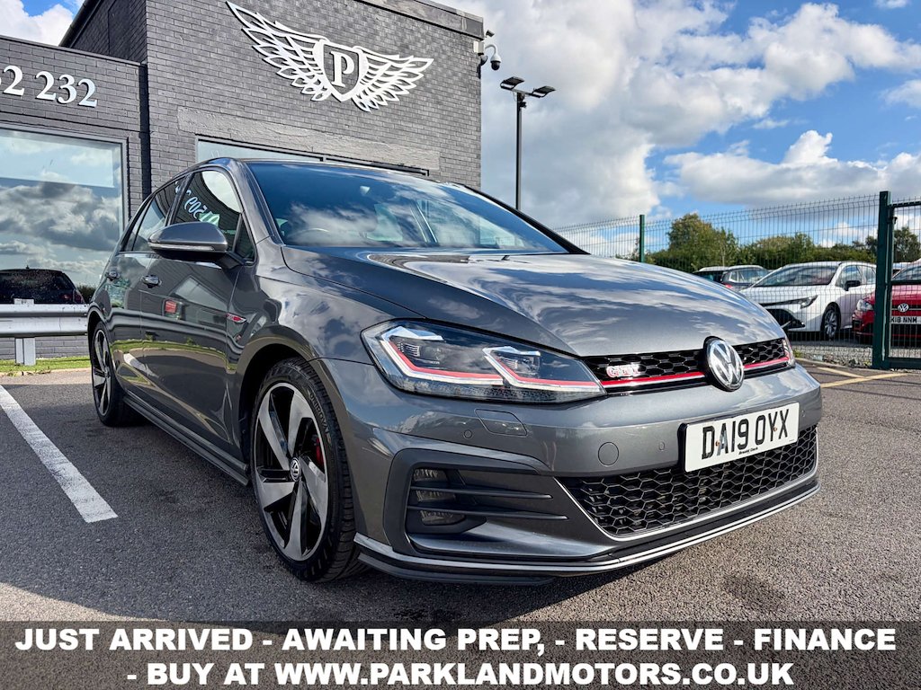 2019 Volkswagen Golf — image 1