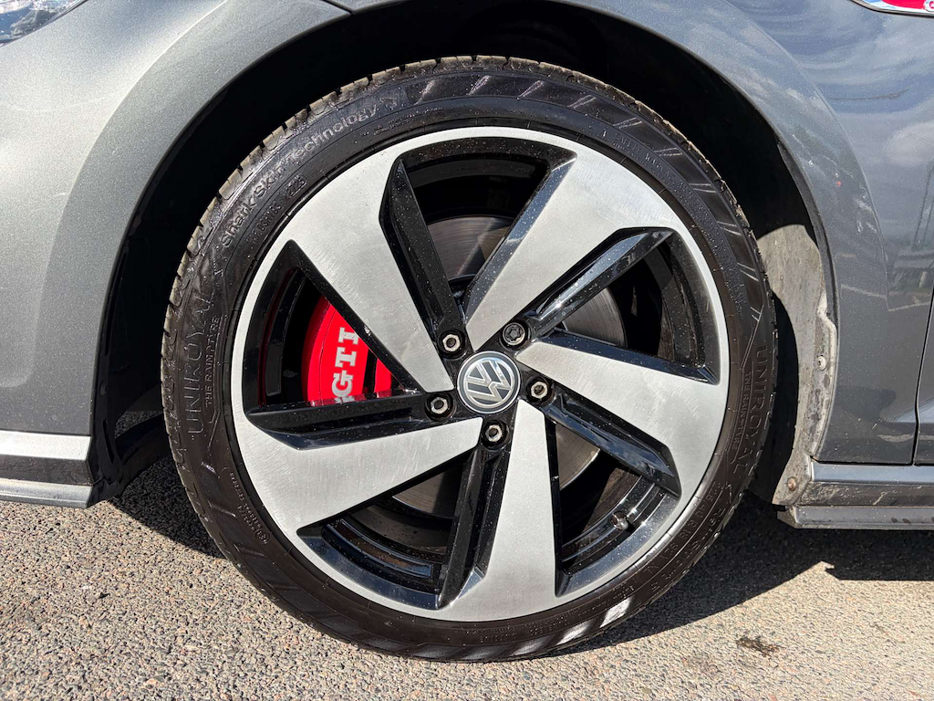 2019 Volkswagen Golf — image 12