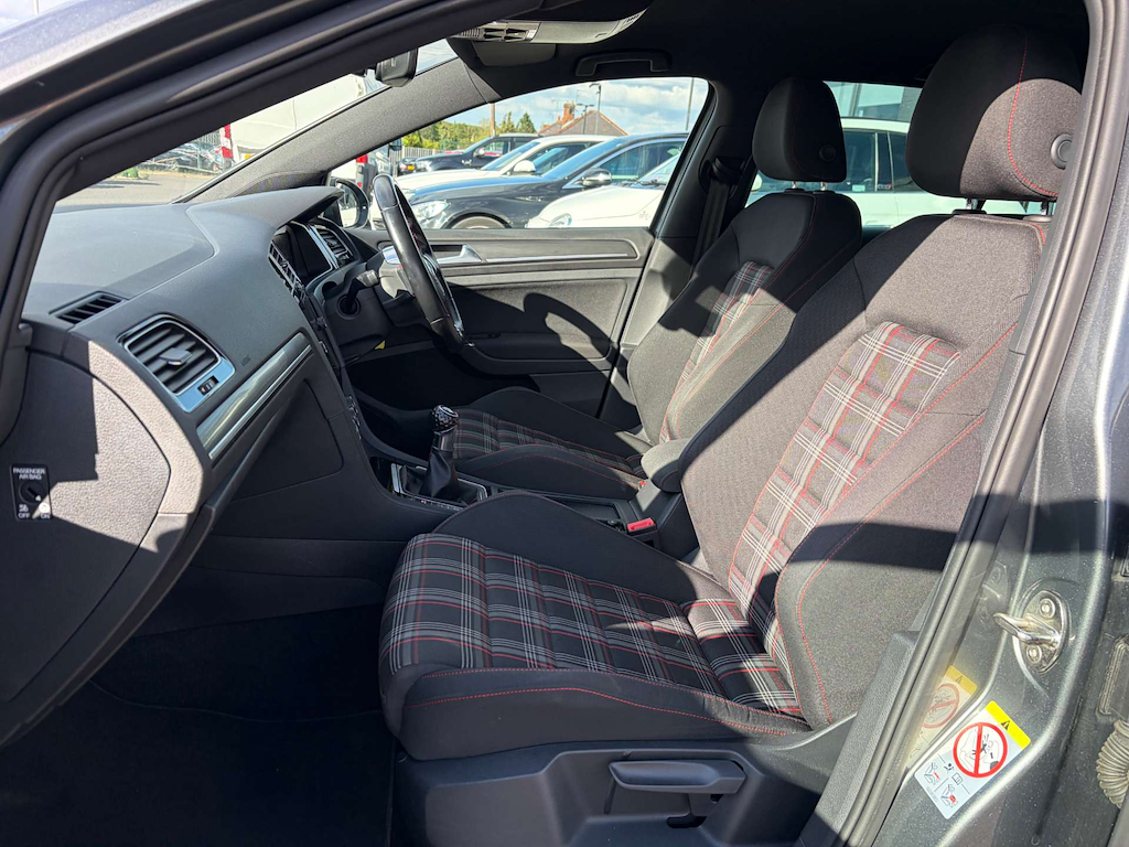 2019 Volkswagen Golf — image 16
