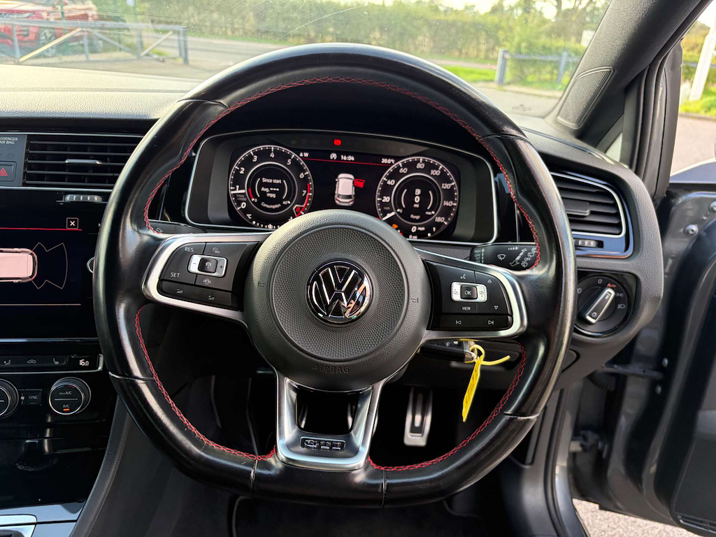 2019 Volkswagen Golf — image 34