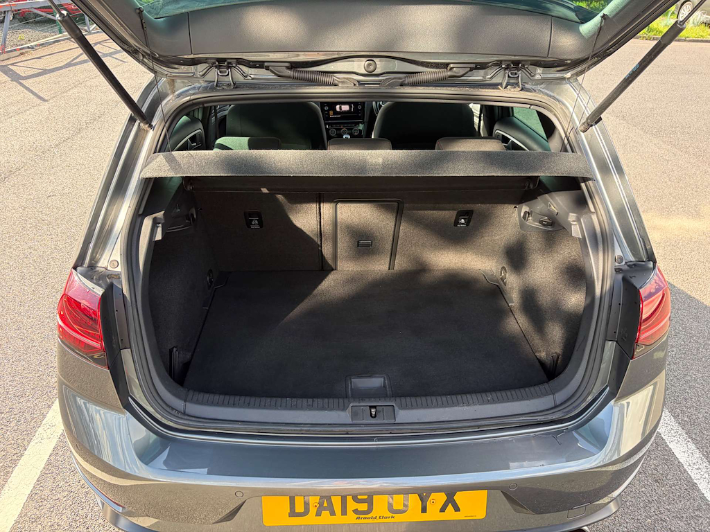 2019 Volkswagen Golf — image 24