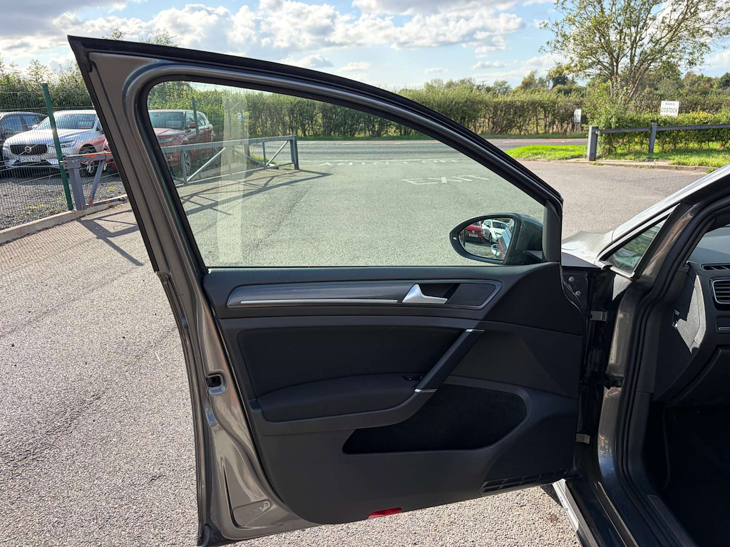 2019 Volkswagen Golf — image 15
