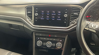 2019 Volkswagen T-Roc — image 38