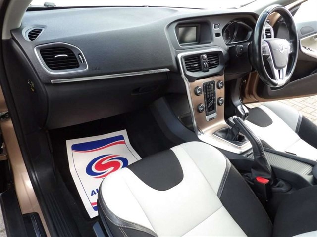 Used Volvo V40 Cross Country 