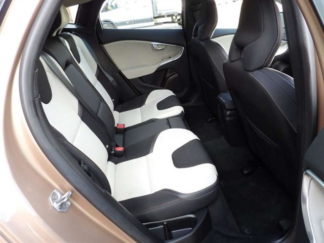 Used Volvo V40 Cross Country 