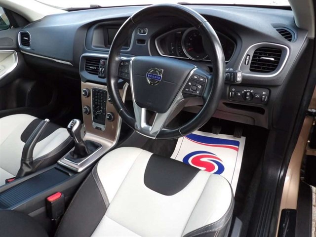 Used Volvo V40 Cross Country 