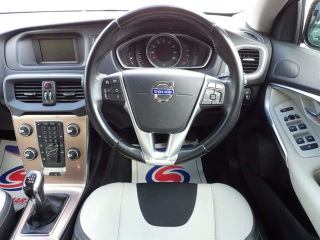 Used Volvo V40 Cross Country 