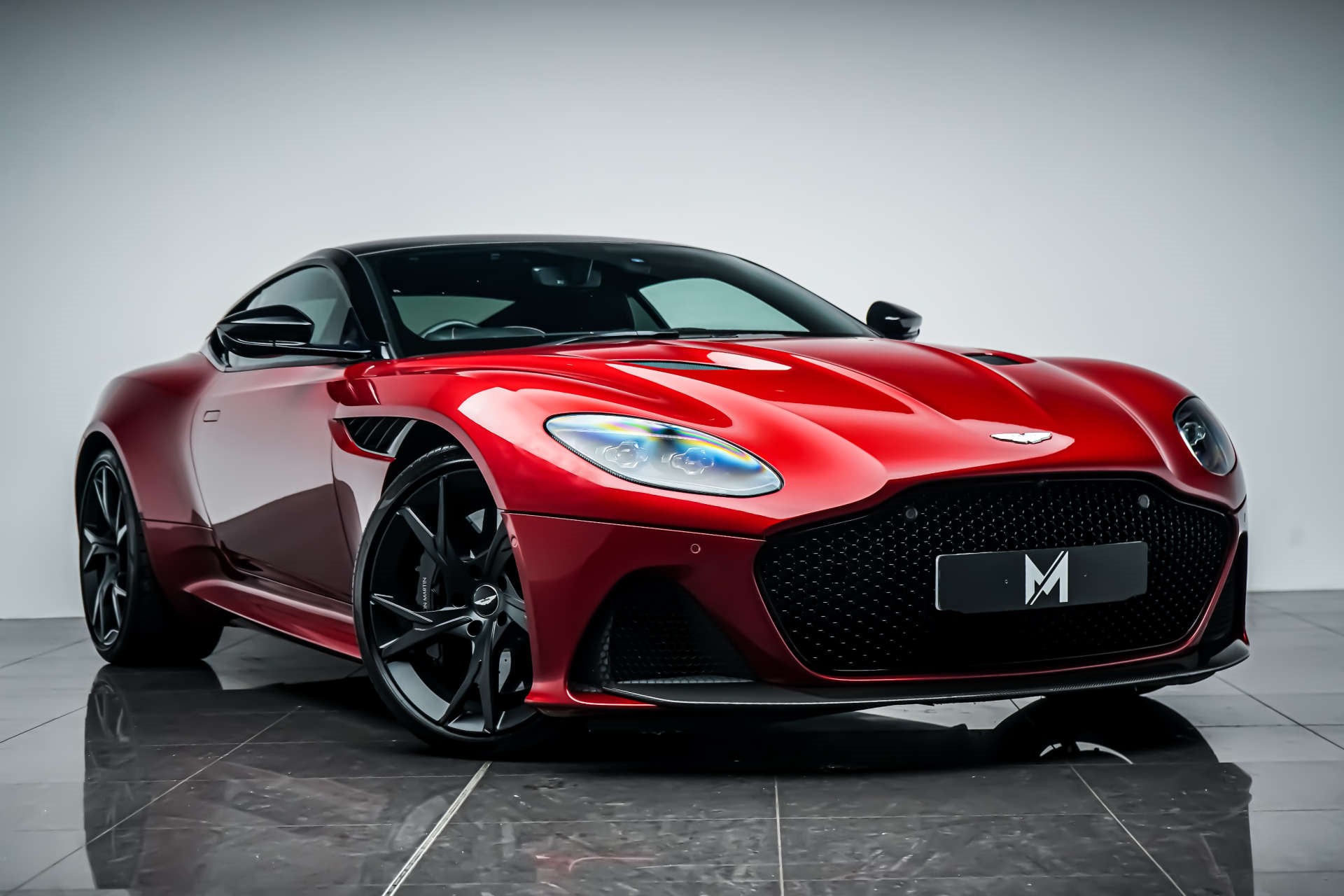 Aston Martin DBS 2020