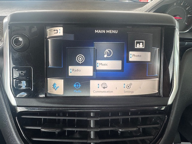 2014 63 PEUGEOT 208