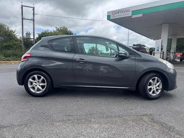 2014 63 PEUGEOT 208