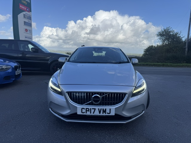 2017 Volvo V40