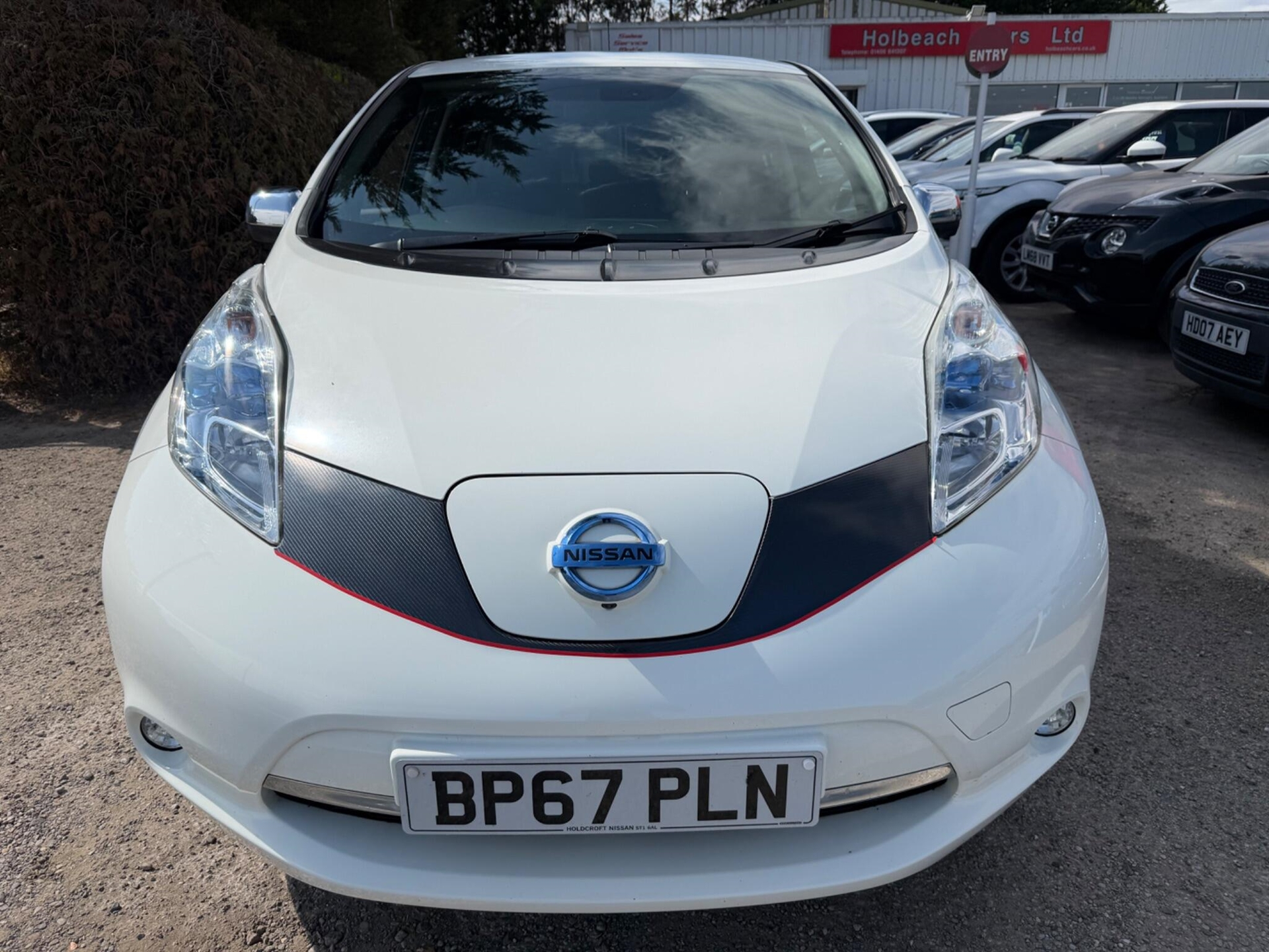 2017 NISSAN LEAF