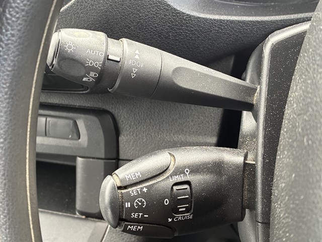 Used Peugeot Expert