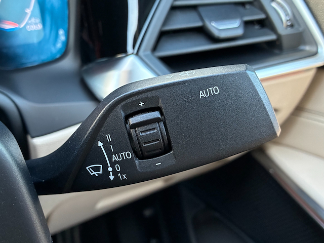 Used BMW 320i