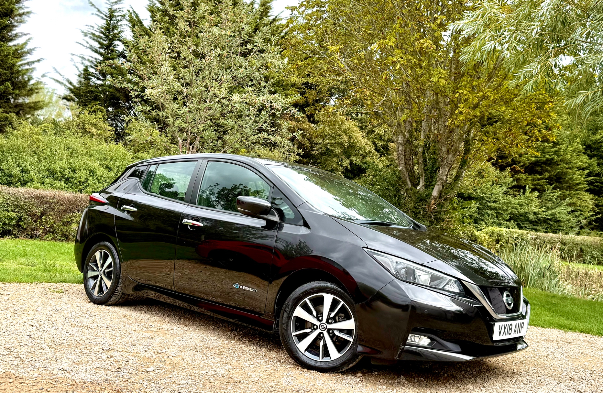 2018 NISSAN LEAF