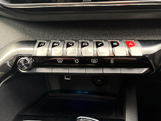 Used Peugeot 3008 from David Hayton Autostore