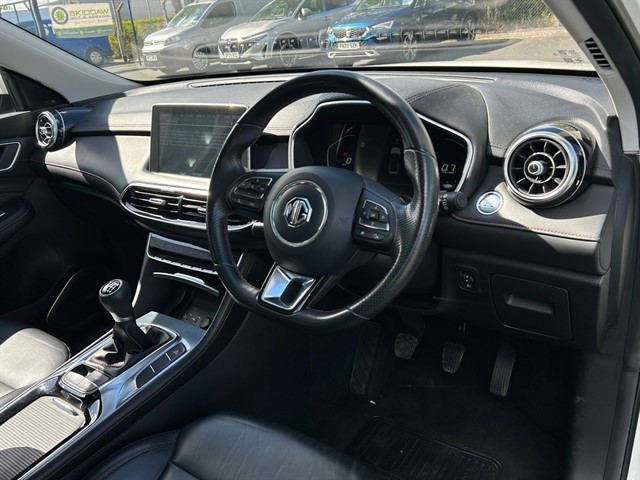 Used MG MG HS