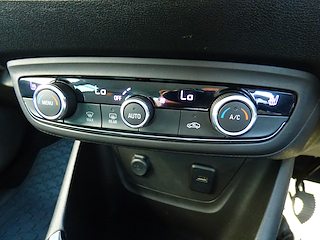 Used Vauxhall Crossland from David Hayton Autostore
