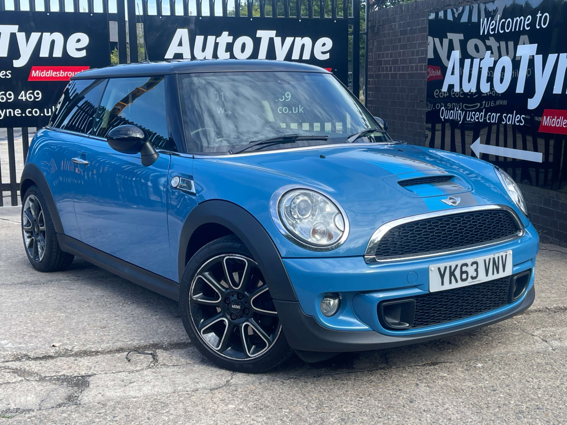 2013 Mini Hatch — photo 1 of 5