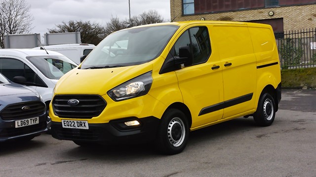 Used Ford Transit Custom 280 LEADER L1 SWB IN YELLOW,BLACK LEATHER