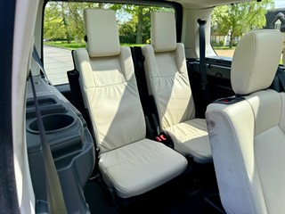 Used Land Rover Discovery from Bedford Cars