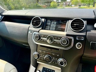 Used Land Rover Discovery from Bedford Cars