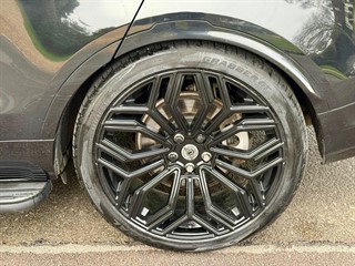 Used Land Rover Discovery from Bedford Cars