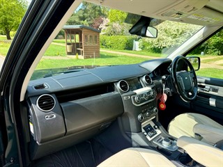 Used Land Rover Discovery from Bedford Cars