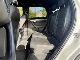 Used Volkswagen Touareg from Bedford Cars