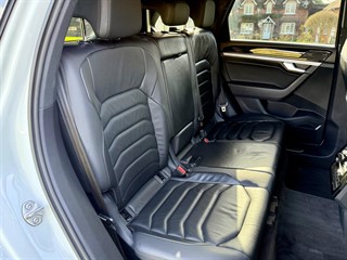 Used Volkswagen Touareg from Bedford Cars