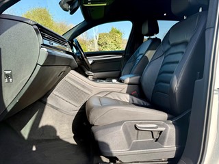 Used Volkswagen Touareg from Bedford Cars