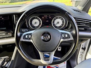 Used Volkswagen Touareg from Bedford Cars