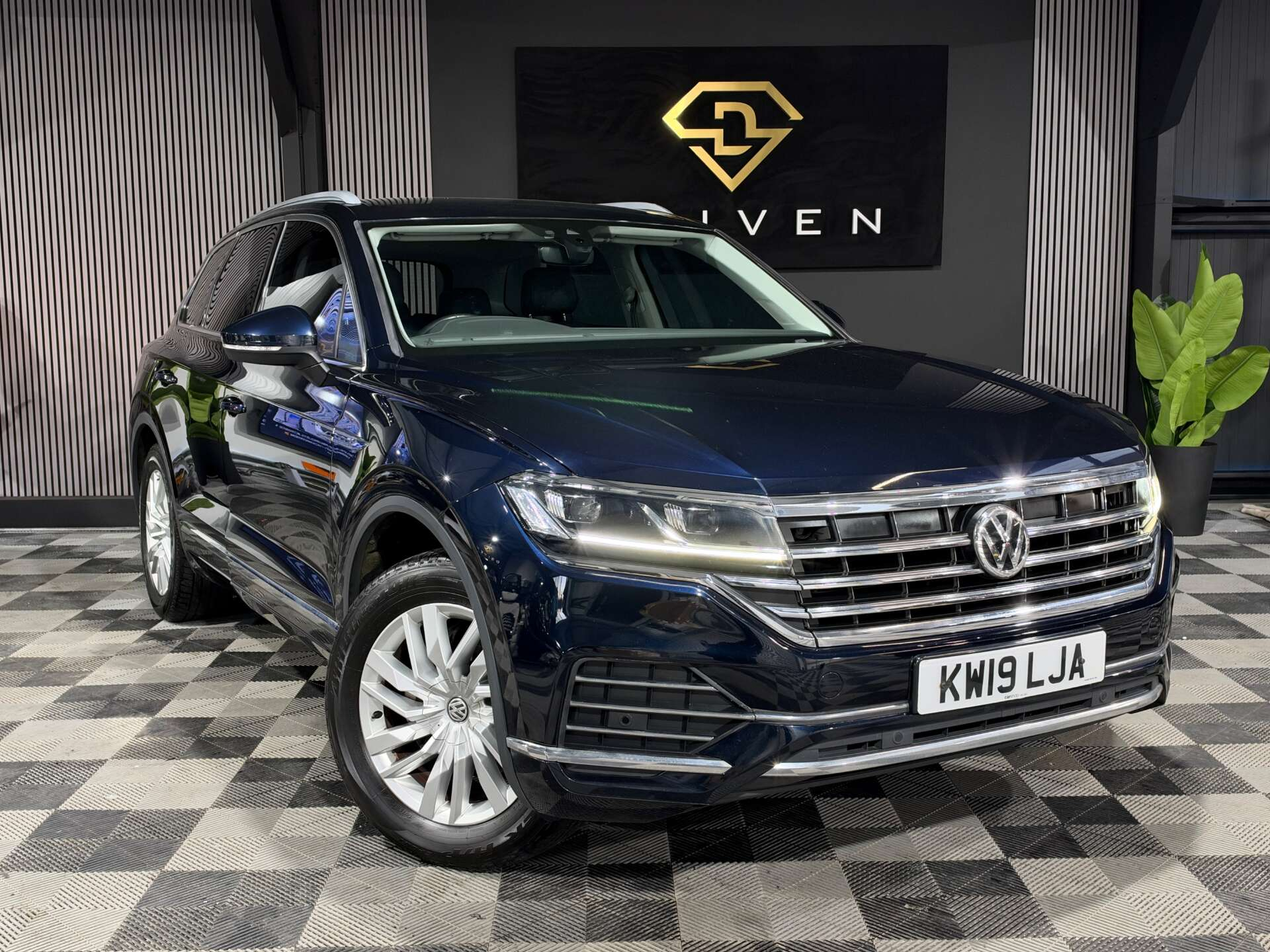 2019 Volkswagen Touareg