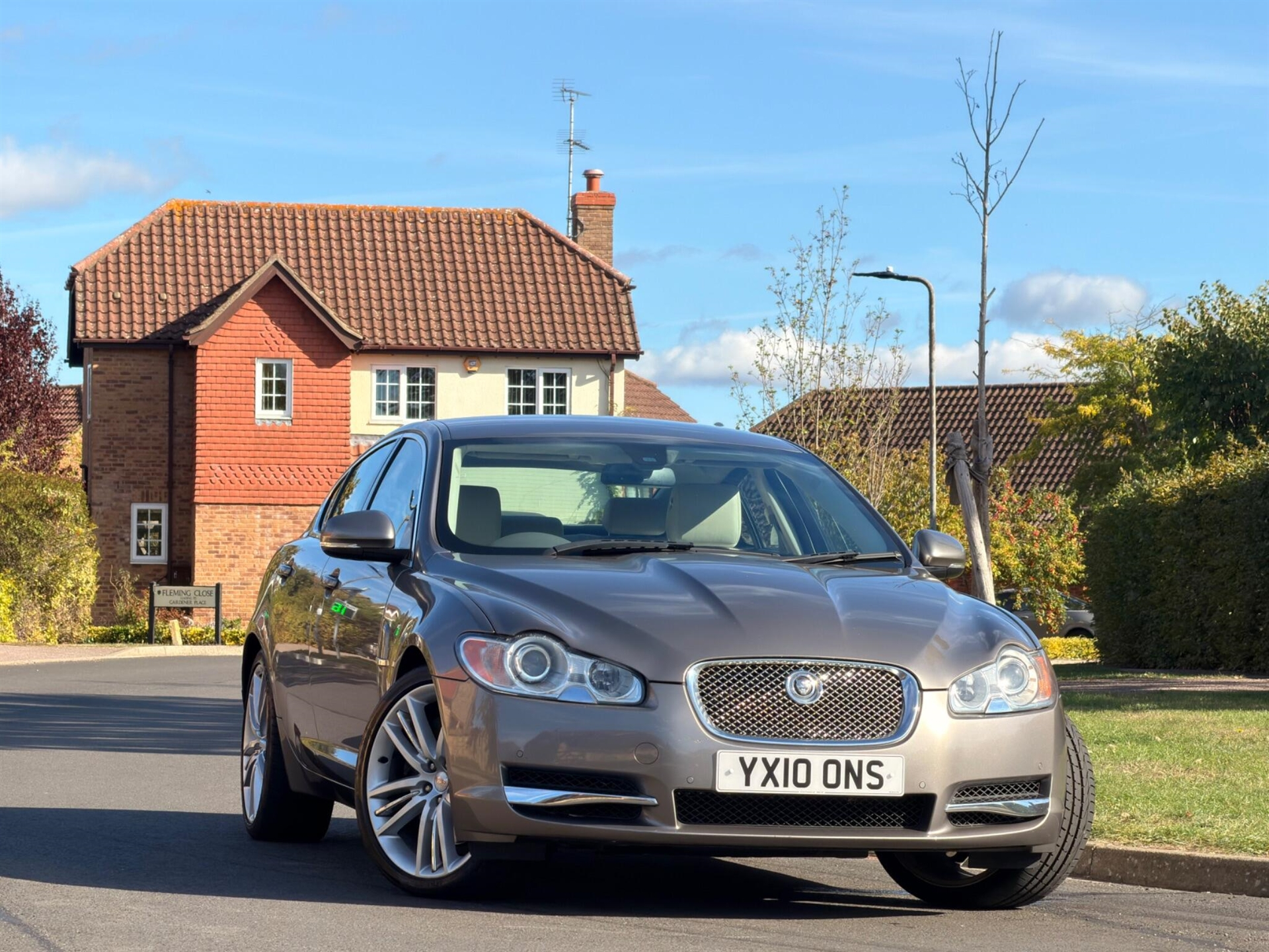 2010 Jaguar XF