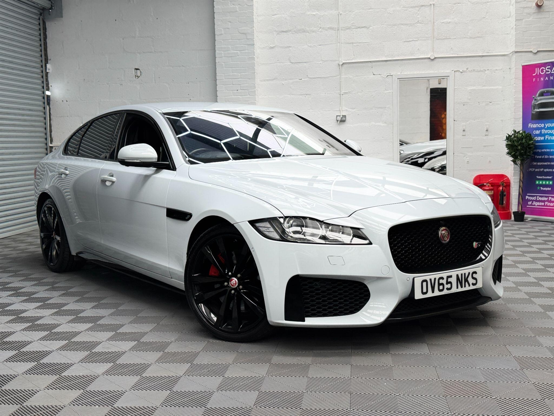 2015 Jaguar XF