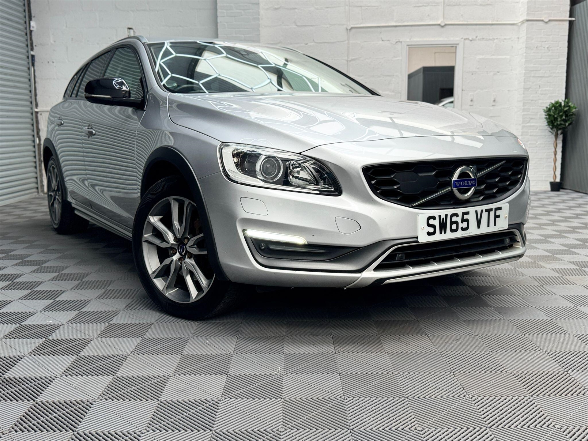 2016 Volvo V60