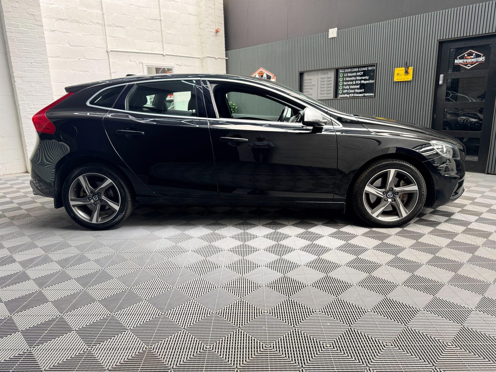2015 Volvo V40 thumbnail 15