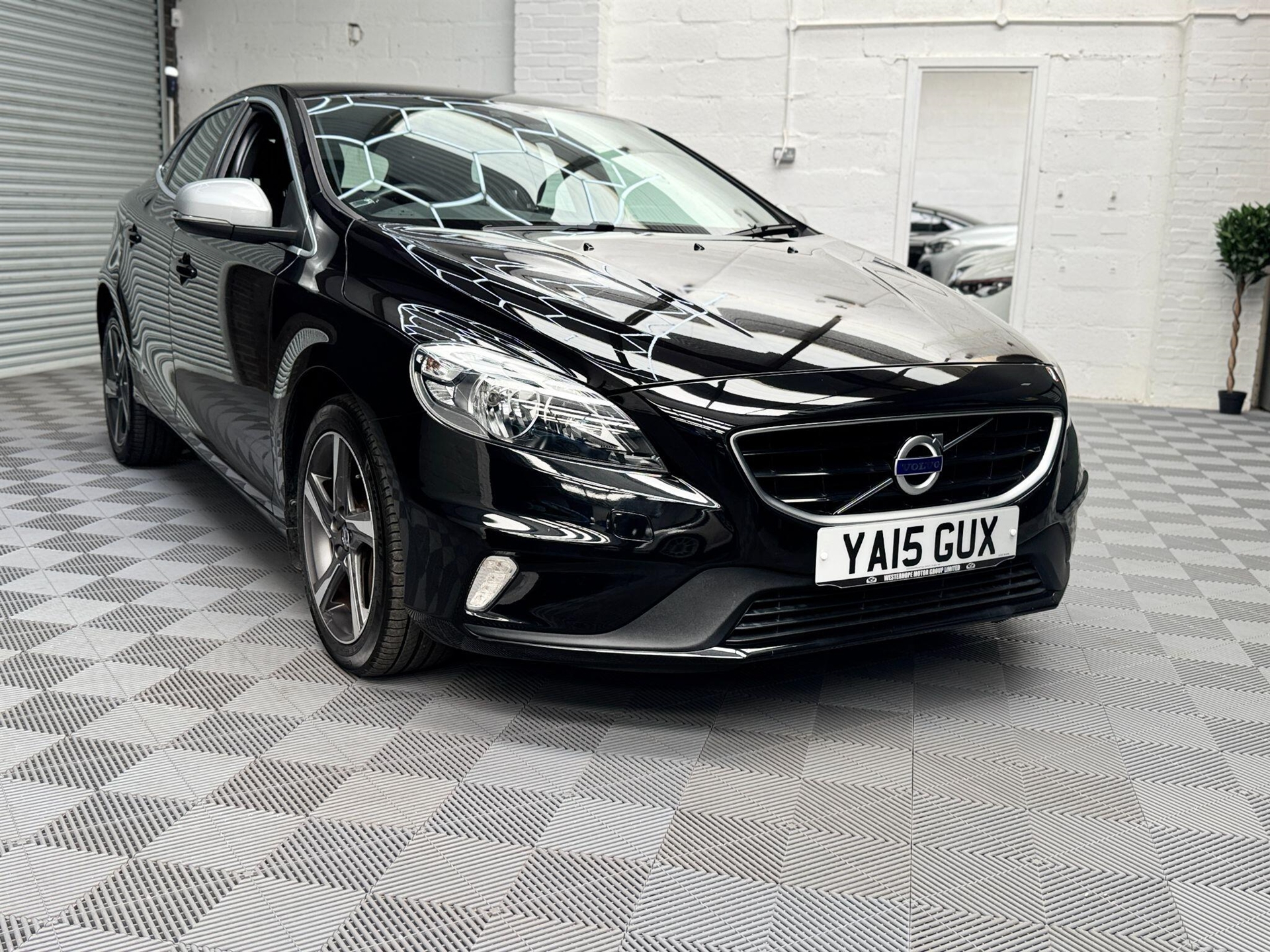 2015 Volvo V40 thumbnail 9