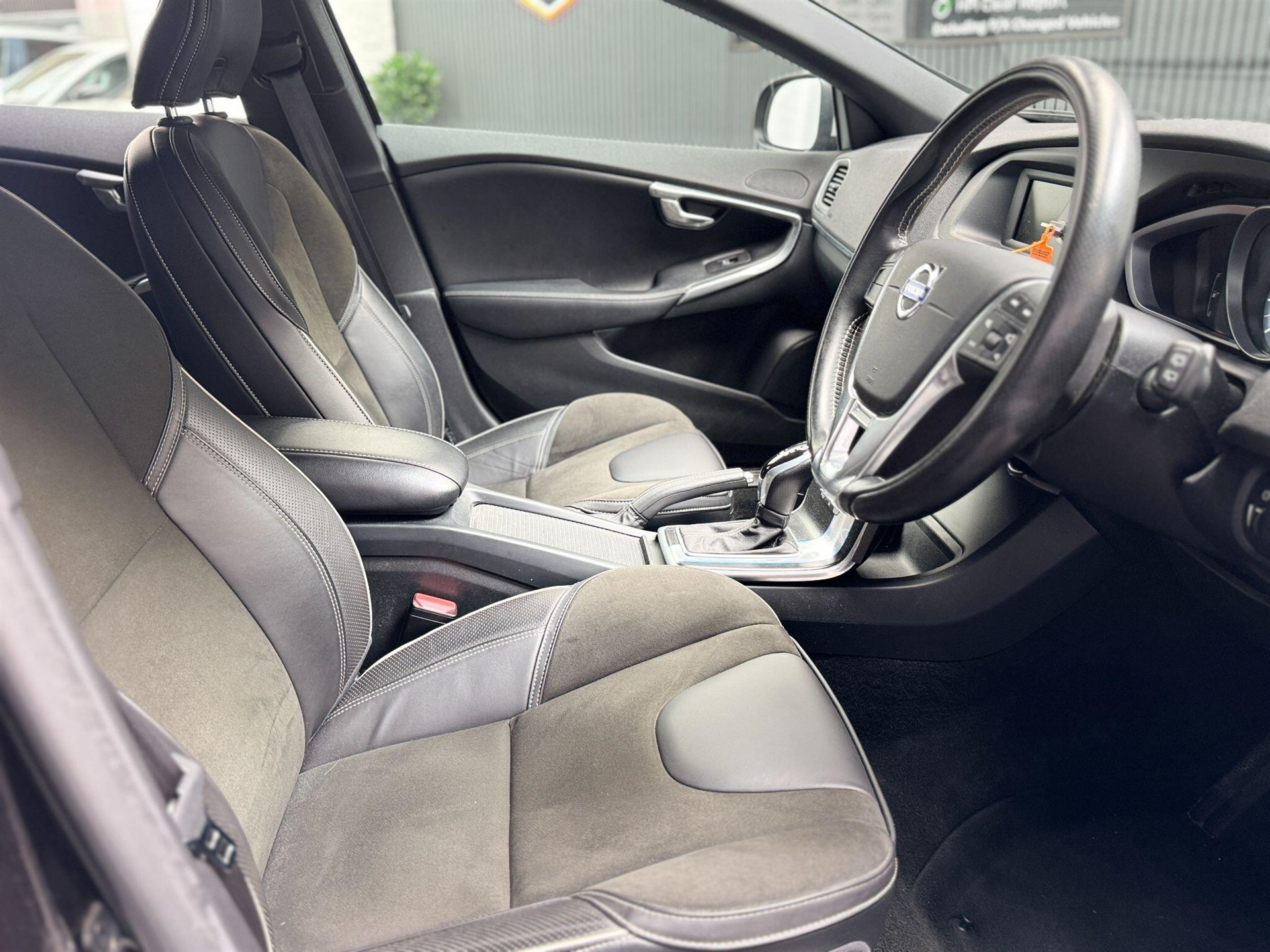 2015 Volvo V40 thumbnail 21