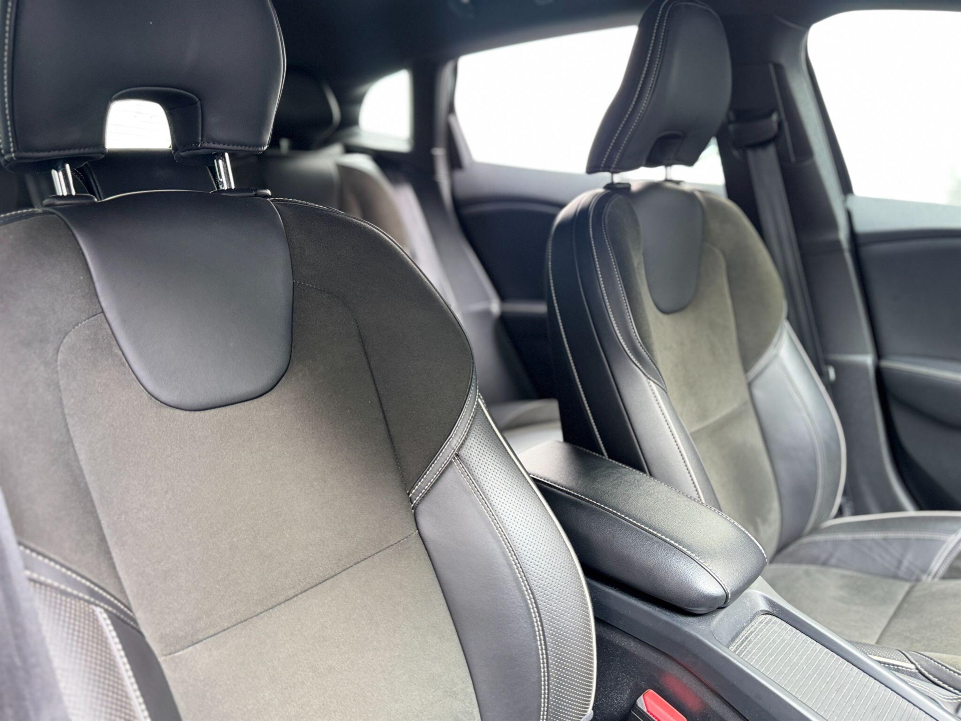 2015 Volvo V40 thumbnail 22