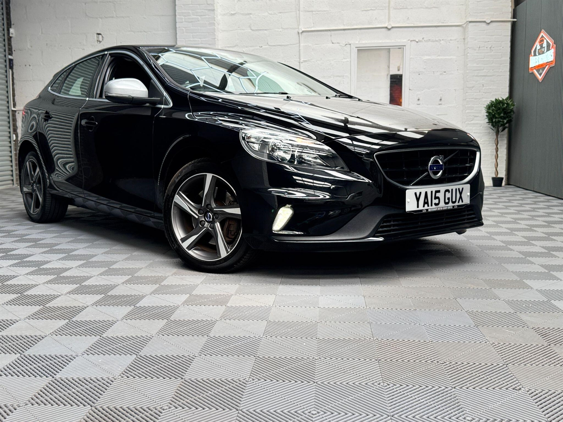 2015 Volvo V40 thumbnail 2