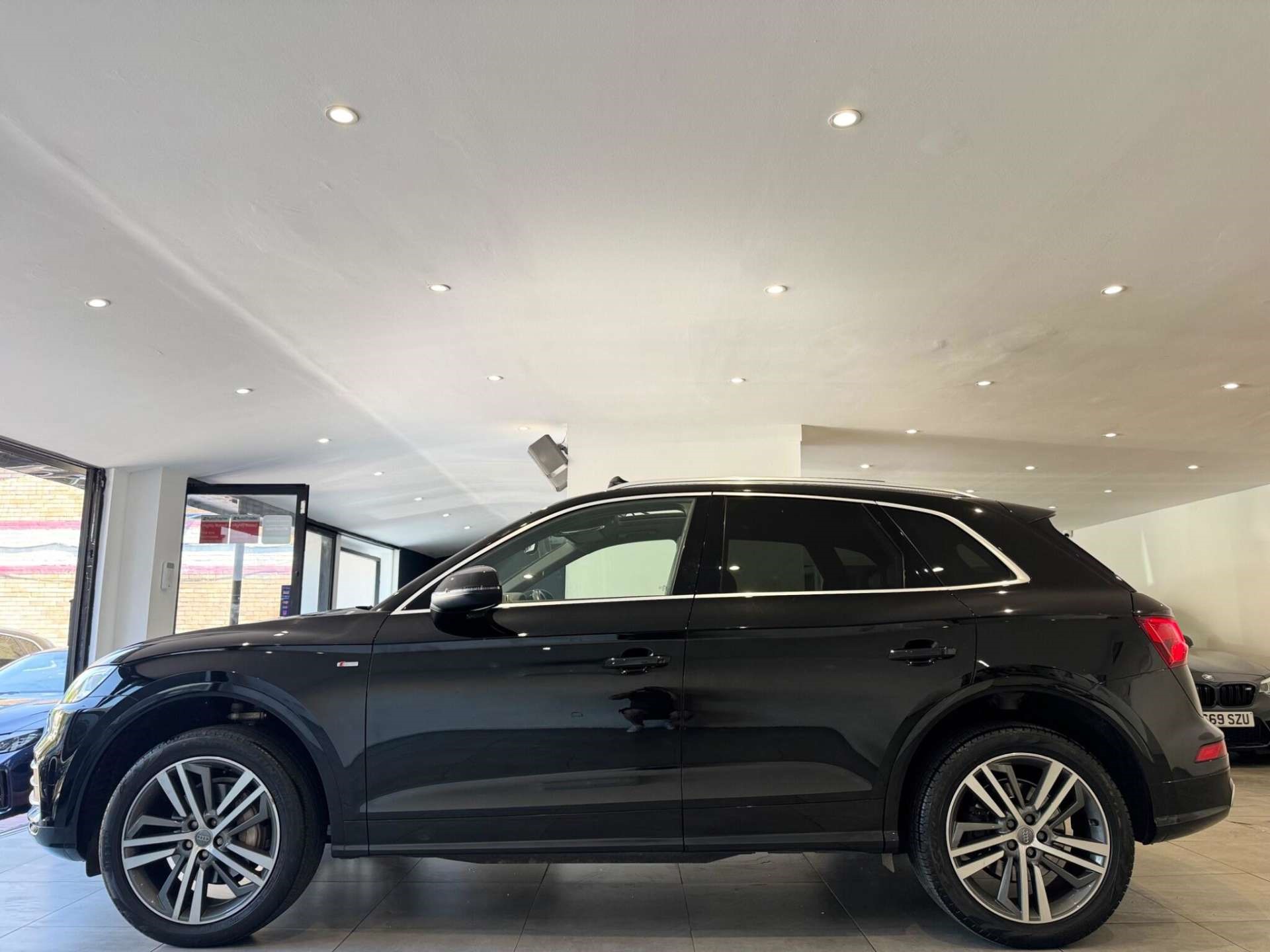 2017 Audi Q5 thumbnail 5