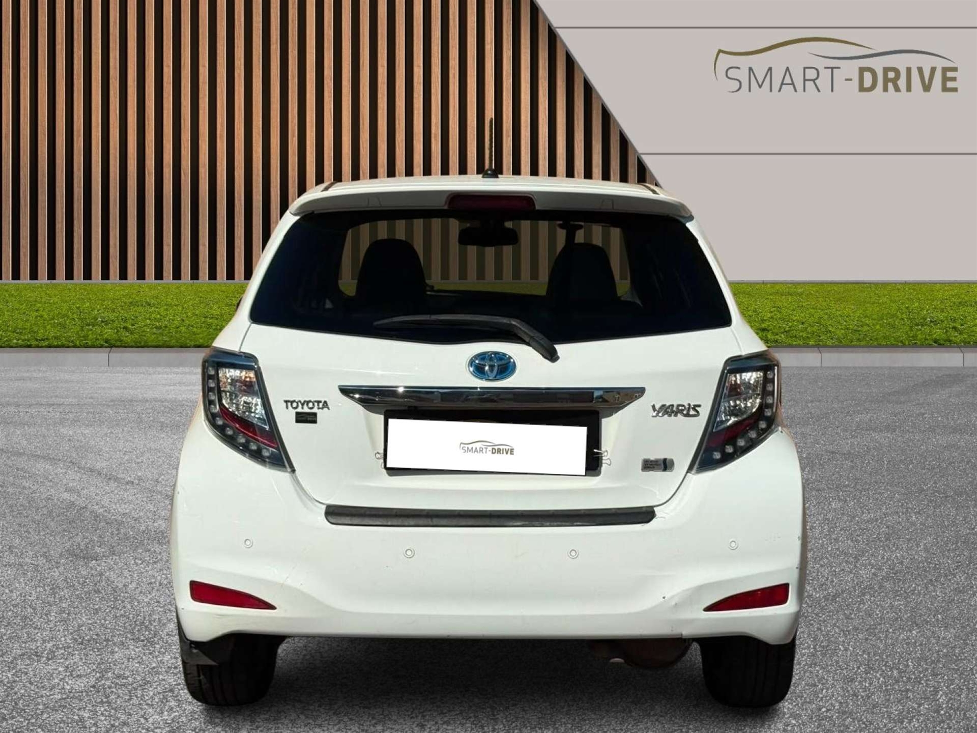 2013 Toyota Yaris thumbnail 7